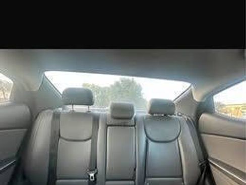 Used 2013 Hyundai Elantra Limited w/ Technology Pkg FWD image 8