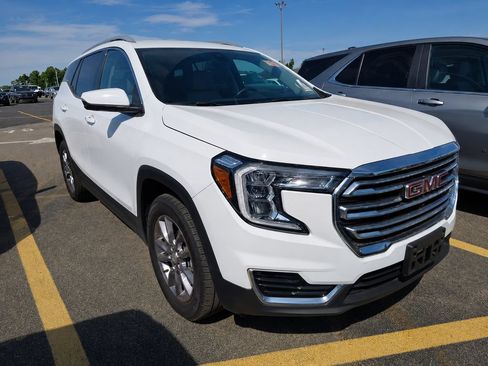 Used 2023 GMC Terrain SLT w/ Tech Package AWD/4WD image 6