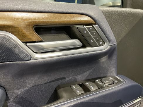 Used 2024 Chevrolet Silverado 3500 High Country w/ Technology Package image 15