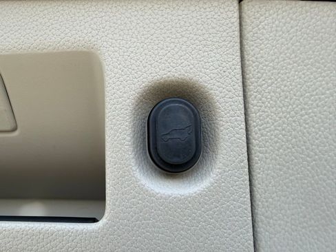 Used 2019 Cadillac Escalade Premium Luxury image 12