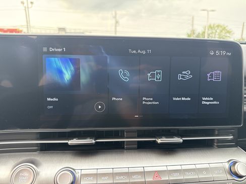 Used 2025 Hyundai Kona SEL AWD/4WD image 25