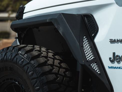 Used 2024 Jeep Wrangler Sahara image 5