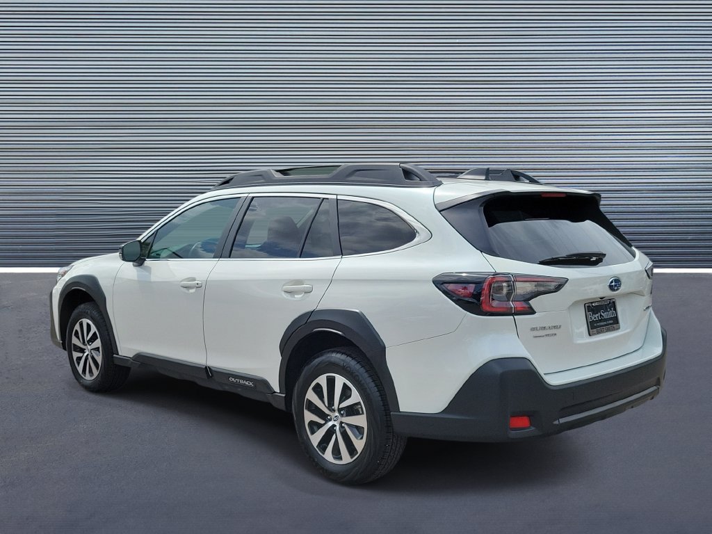 Used 2024 Subaru Outback Premium AWD/4WD image 4
