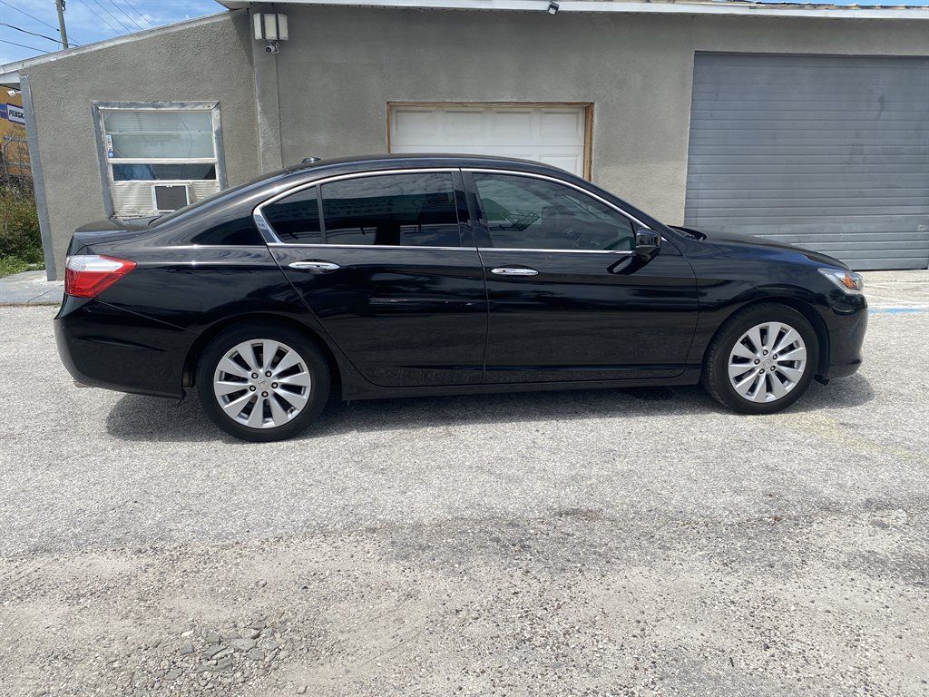Used 2015 Honda Accord Touring image 8