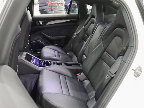 Used 2021 Porsche Panamera 4S image 31