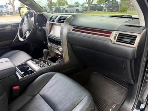 Used 2017 Lexus GX 460 Luxury AWD/4WD image 46