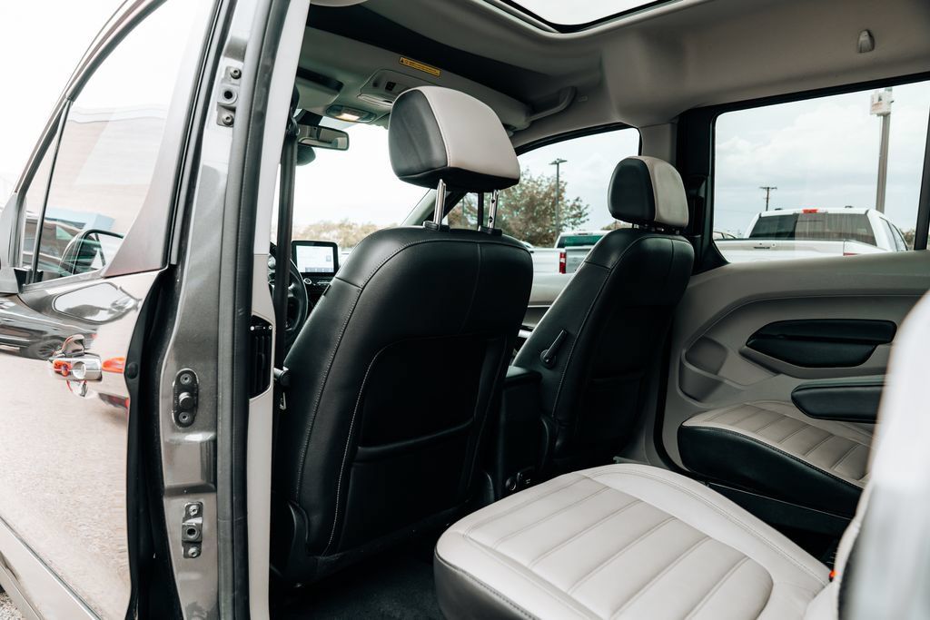 Used 2019 Ford Transit Connect Titanium w/ Titanium Premium Package FWD image 32