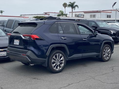 Used 2019 Toyota RAV4 Limited w/ All Weather Liner Package FWD image 3