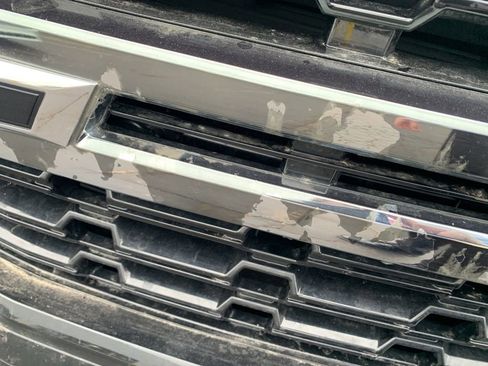 Used 2021 Chevrolet Suburban Z71 w/ Rear Media and Nav Package image 5