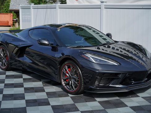 Used 2024 Chevrolet Corvette Stingray Preferred Cpe w/ Z51 Performance Package RWD image 2
