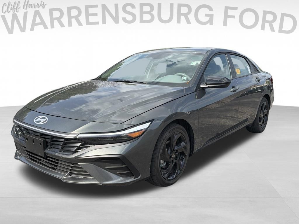 Used 2026 Hyundai Elantra Sport FWD image 3
