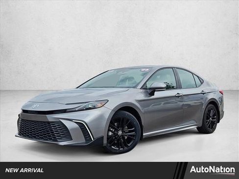 Used 2025 Toyota Camry SE w/ Convenience Package AWD/4WD image 1
