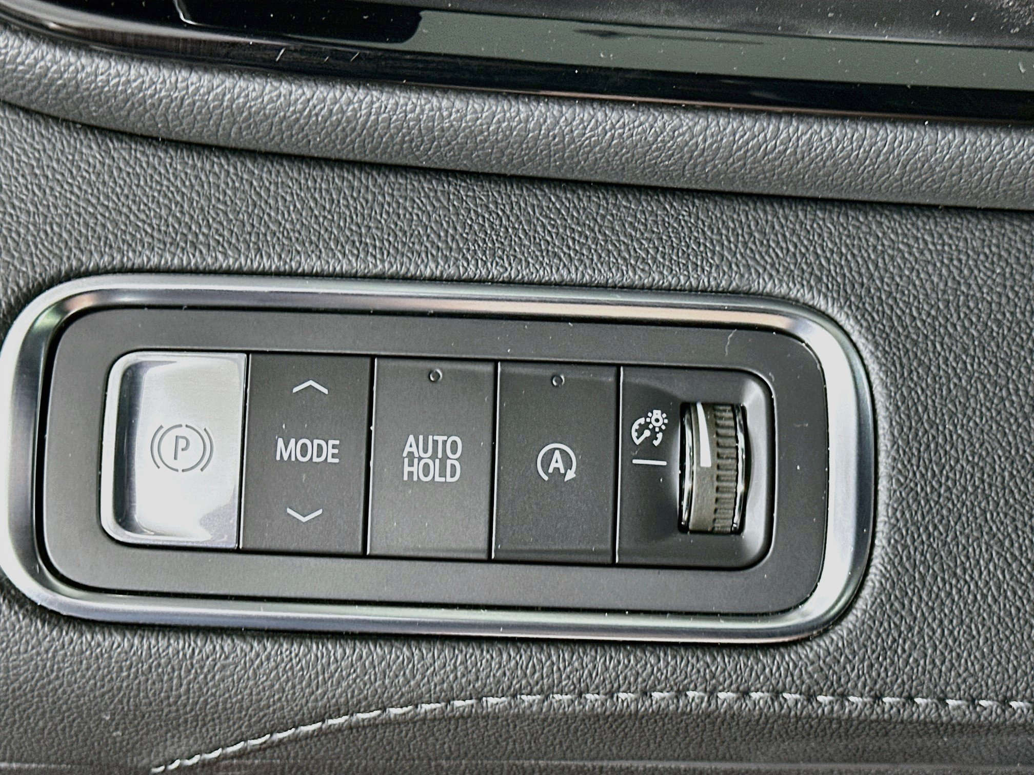 Used 2025 Buick Enclave Preferred FWD image 17