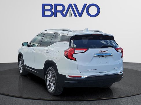 Used 2024 GMC Terrain SLT AWD/4WD image 5