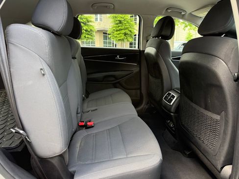 Used 2016 Kia Sorento FWD image 37