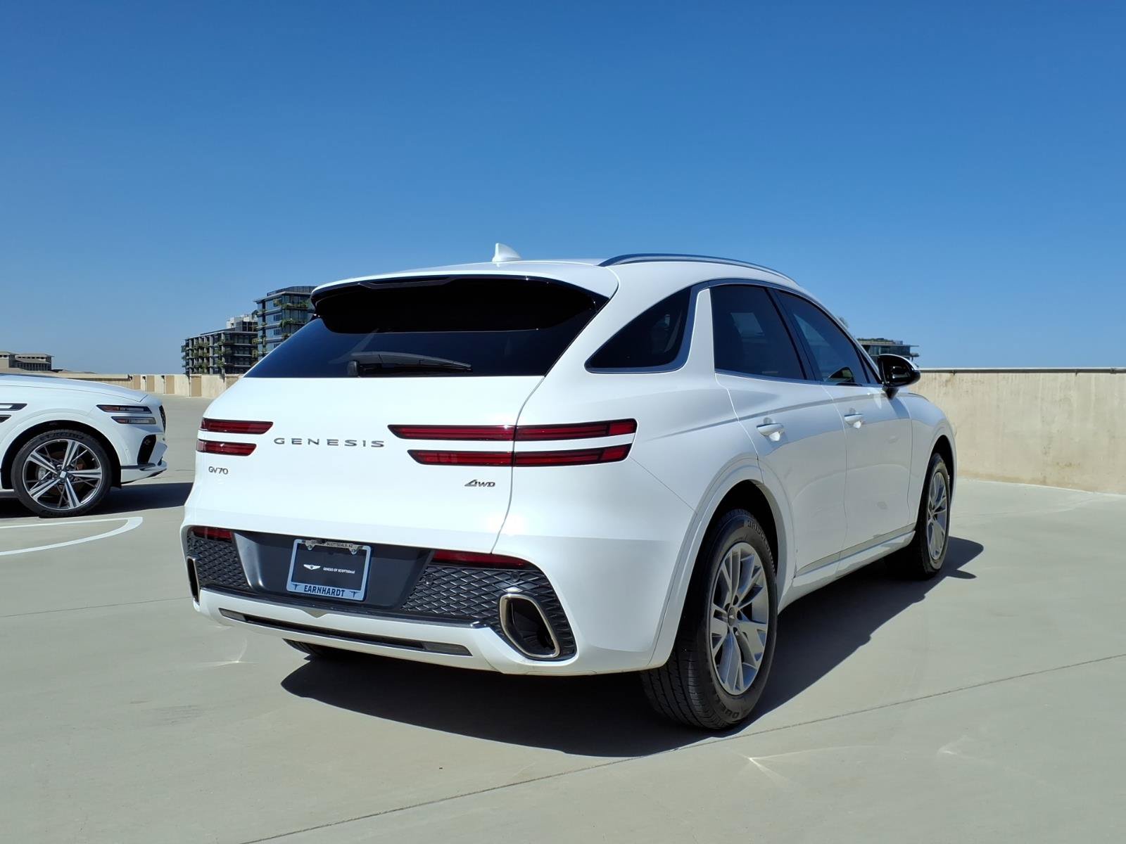 Certified 2022 Genesis GV70 2.5T AWD/4WD image 5