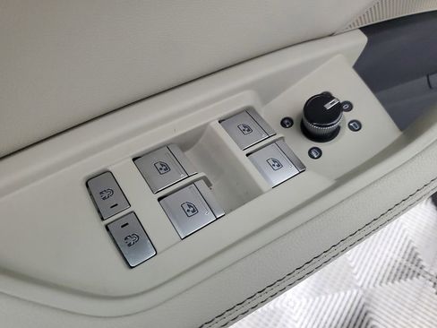 Used 2023 Audi e-tron Premium Plus w/ Premium Plus Package image 20