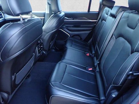 Used 2022 Jeep Grand Cherokee Limited 4xe image 10