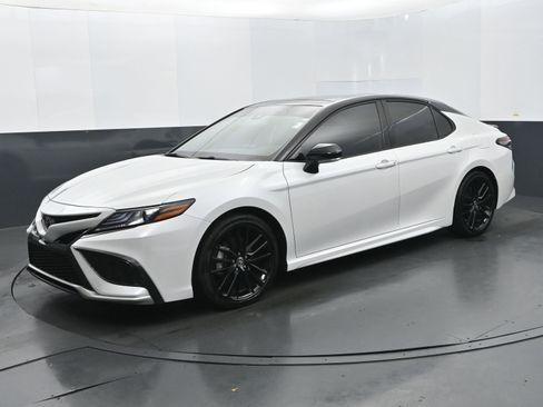 Used 2023 Toyota Camry XSE image 1