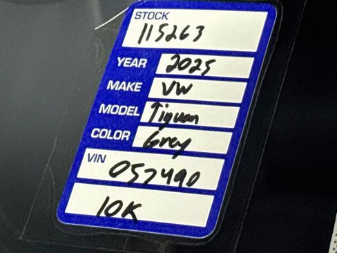 Certified 2025 Volkswagen Tiguan SE AWD/4WD image 26