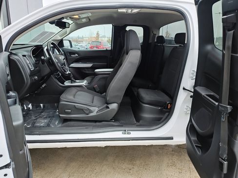 Used 2021 Chevrolet Colorado LT image 11