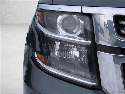 Used 2019 Chevrolet Suburban Premier image 6