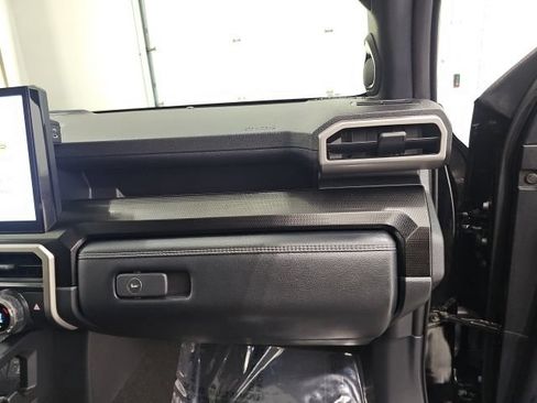 Used 2025 Toyota 4Runner Limited AWD/4WD image 40