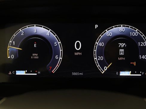 Used 2024 Jeep Grand Cherokee Overland w/ Luxury Tech Group IV image 19