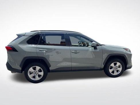 Used 2019 Toyota RAV4 XLE w/ Convenience Package FWD image 7