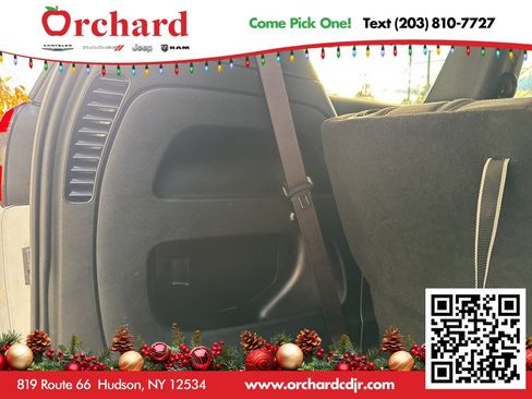 Used 2023 Chrysler Pacifica Touring image 15