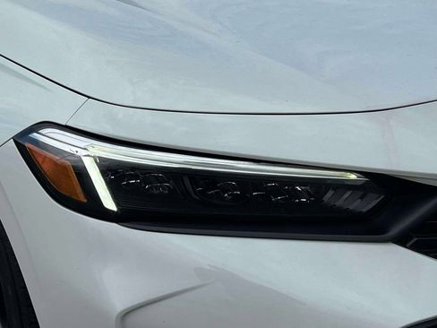 Used 2025 Honda Civic Sport image 9