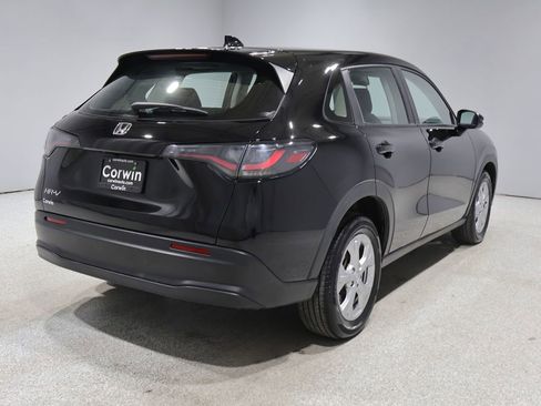 Used 2023 Honda HR-V LX image 2