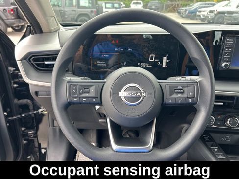 Used 2025 Nissan Kicks S FWD image 16