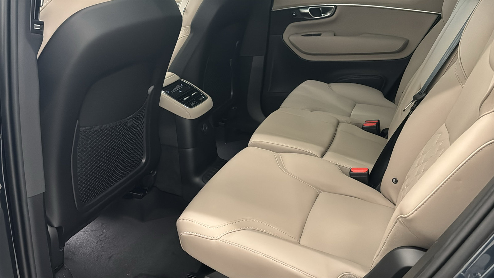 New 2027 Volvo XC90 T8 Plus AWD/4WD image 27