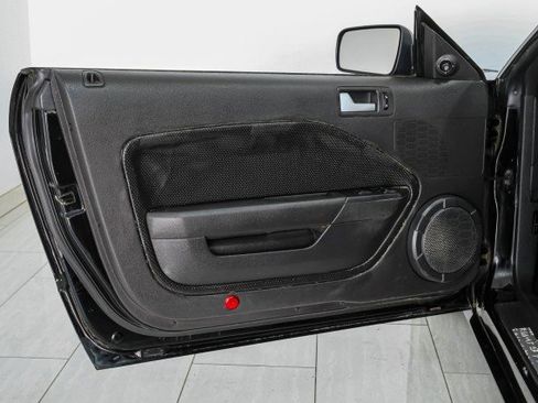 Used 2006 Ford Mustang GT RWD image 32