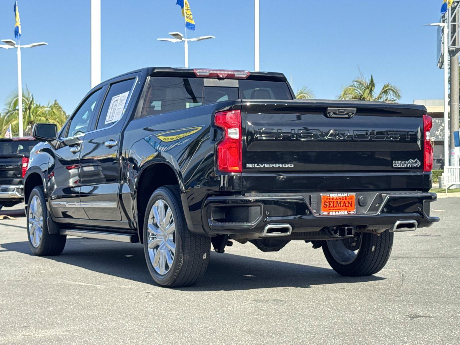 Used 2022 Chevrolet Silverado 1500 High Country w/ Technology Package AWD/4WD image 7