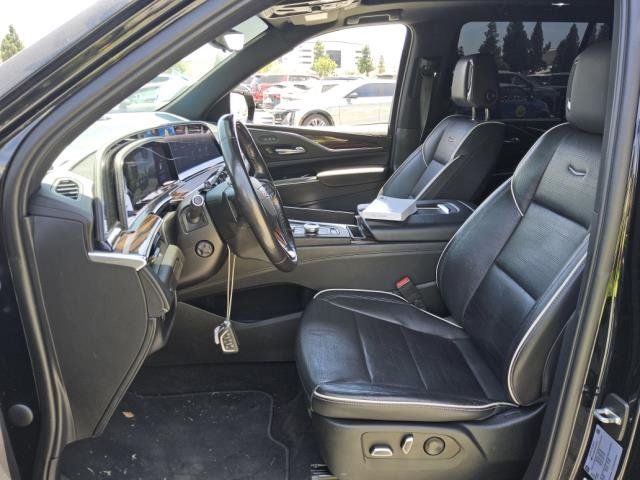 Used 2022 Cadillac Escalade Premium Luxury RWD image 16