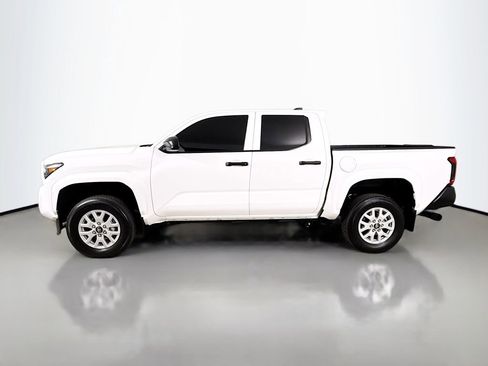 Certified 2024 Toyota Tacoma SR w/ SR Upgrade Package AWD/4WD image 4