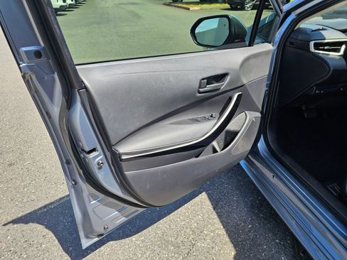 Used 2022 Toyota Corolla LE w/ Premium Interior Package FWD image 23