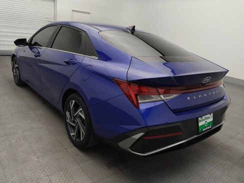 Used 2025 Hyundai Elantra SEL FWD image 5