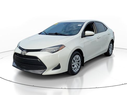 Used 2019 Toyota Corolla LE FWD image 3