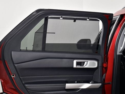 Used 2023 Ford Explorer Limited w/ Limited Technology Package image 24