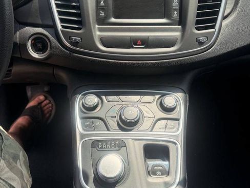Used 2015 Chrysler 200 Limited FWD image 13