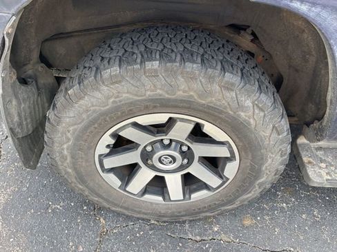 Used 2019 Toyota 4Runner TRD Off-Road Premium image 6