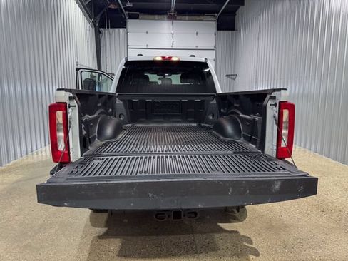 Used 2023 Ford F250 XLT AWD/4WD image 5