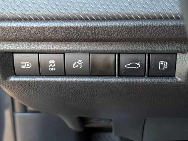 Used 2025 Toyota Camry SE FWD image 23