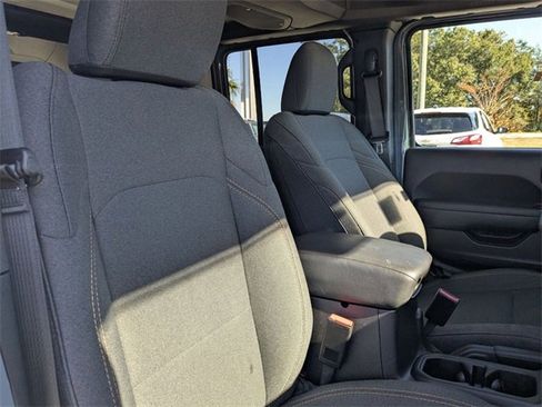 Used 2024 Jeep Wrangler Willys image 40
