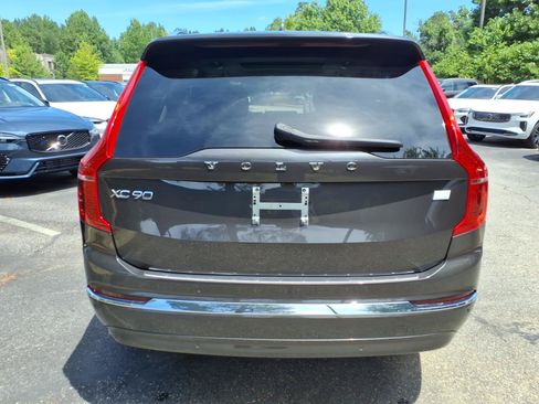Used 2024 Volvo XC90 T8 Plus w/ Protection Package Premier AWD/4WD image 4