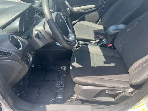 Used 2019 Ford Fiesta SE image 9