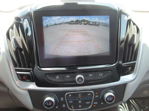 Used 2018 Chevrolet Traverse LT FWD image 29